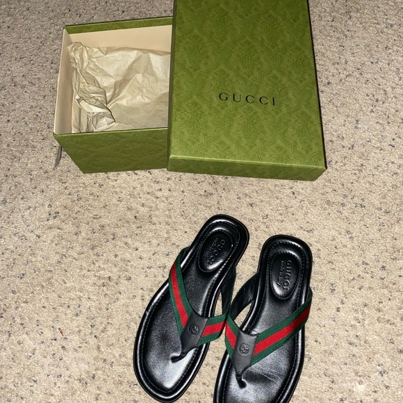 Authentic Gucci Men’s flip flop sandals. - Picture 7 of 15